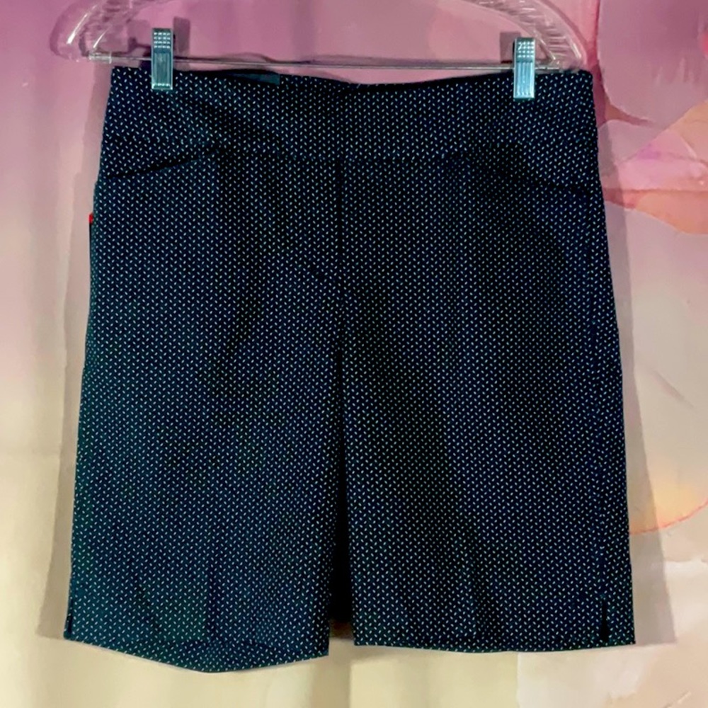 HILARY RADLEY - *NWT* - Bermuda Short.  Navy/White Sz M, Inseam 9”
